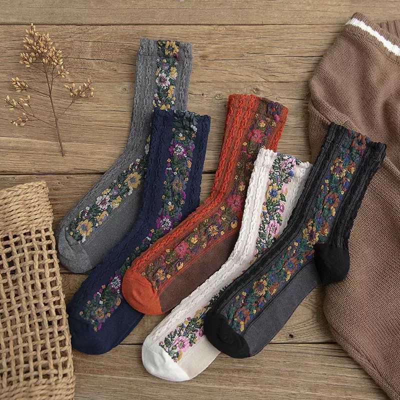 Sorellea™ – Vintage Floral Embroidered Socks (2+3 Free)