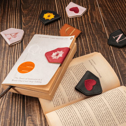 Florenza™ - A Gift for Book Lovers That Holds Their Place & Heart (50% Off) - Evesbury