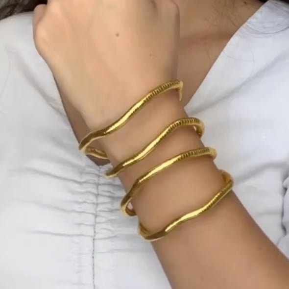 Serpina™ - Flexible Snake Style Necklace and Bracelet (1+1 Free)