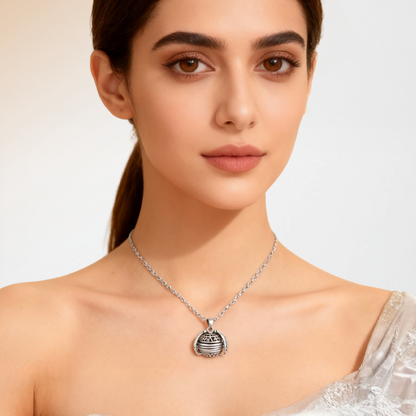 Lunelle™ – Foldable Photo Pendant Necklace (50% Off)