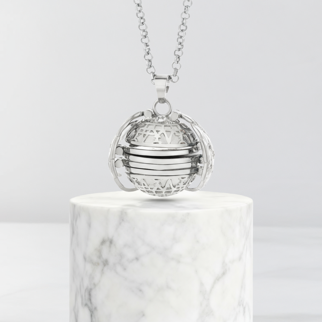 Lunelle™ – Foldable Photo Pendant Necklace (50% Off)