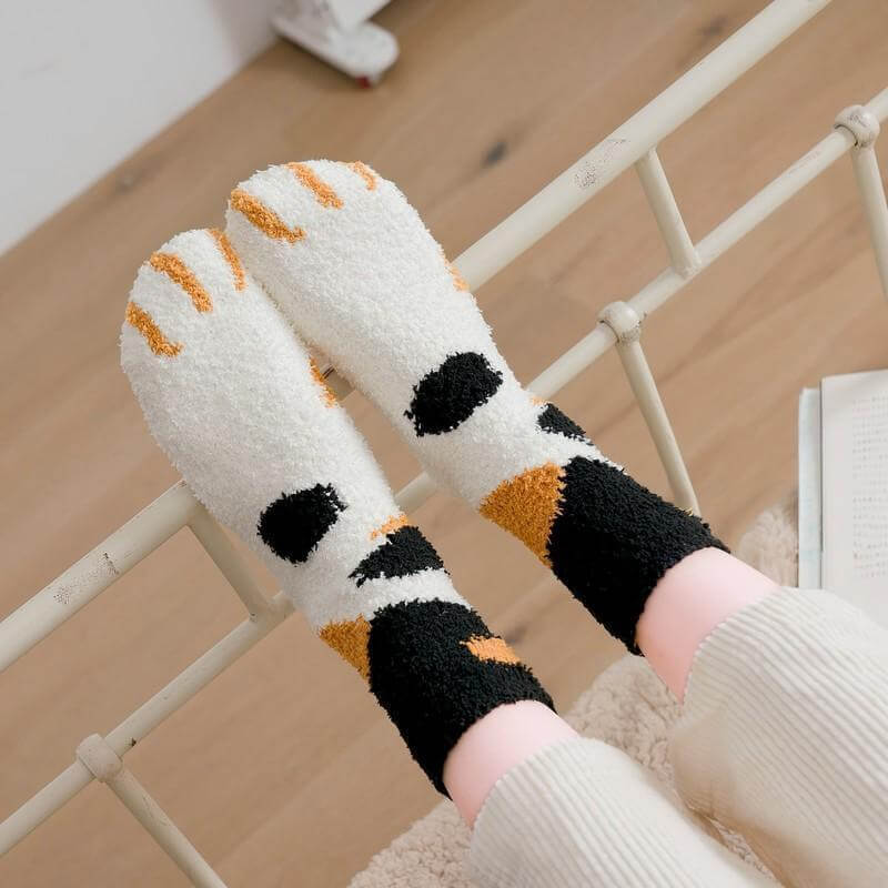 Mewcha™ – Fluffy Cat Paw Socks  (2+3 Free)
