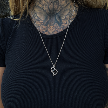 AmoraLens™ – Customizable Photo Necklace (60% Off)